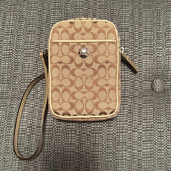 Coach Wristlet - Picture 1 of 9